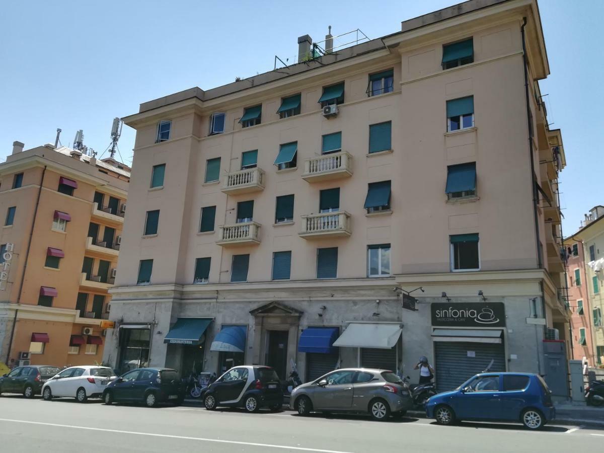 Accanto Al Gaslini Hotel Genoa Exterior photo